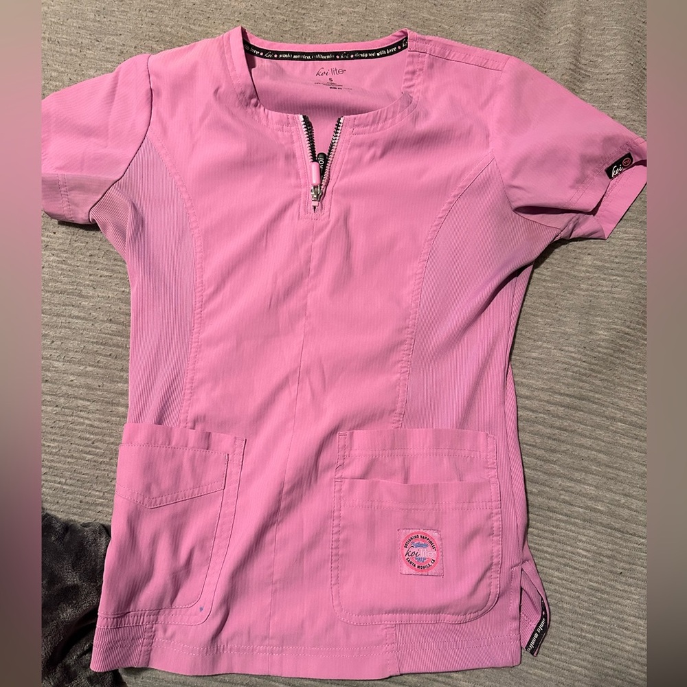 Koi Lite Scrub Top